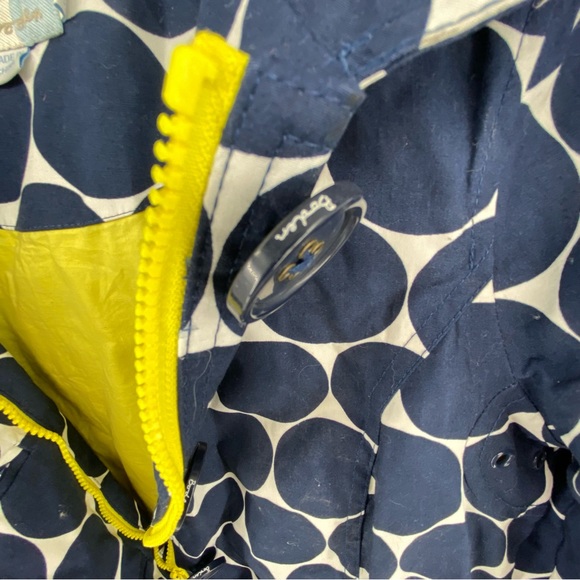 Boden Rainy Day Mac Sz 2 Navy White Yellow Polka Dot Jacket - Picture 5 of 12